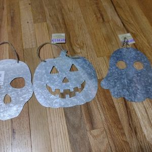 New Halloween metal signs